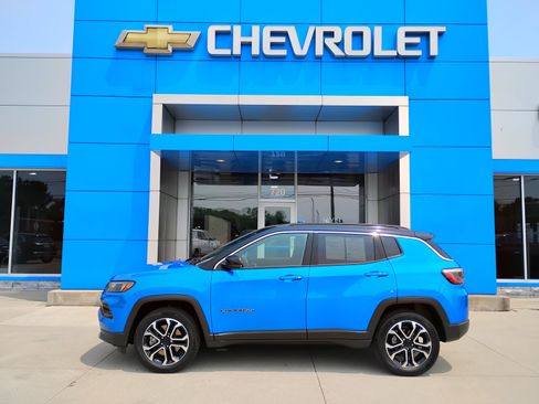 Used 2023 Jeep Compass Limited AWD/4WD image 11