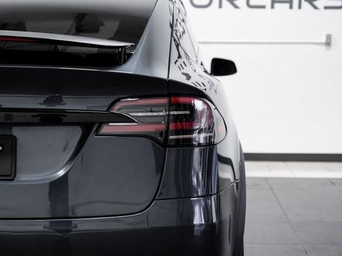 Used 2022 Tesla Model X image 43