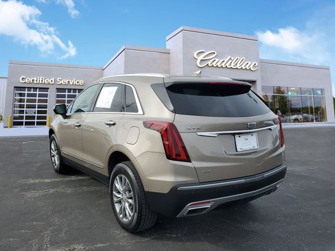 Certified 2022 Cadillac XT5 Premium Luxury image 2