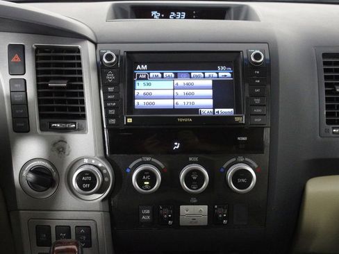 Used 2012 Toyota Sequoia Platinum image 34