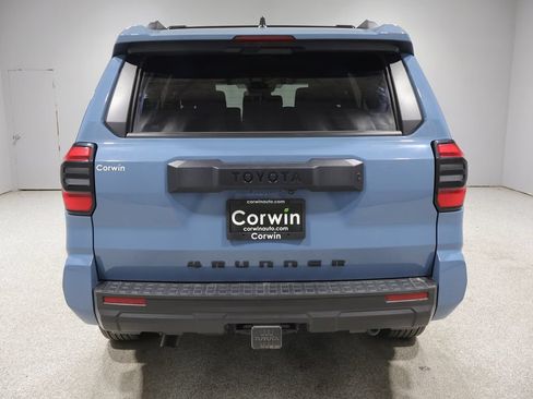 Used 2025 Toyota 4Runner SR5 AWD/4WD image 16