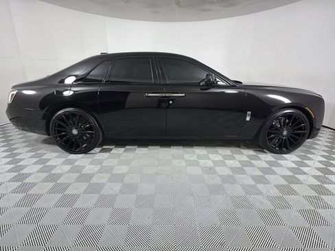Used 2025 Rolls-Royce Ghost image 6