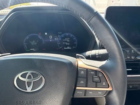 Used 2025 Toyota Grand Highlander AWD Hybrid image 16