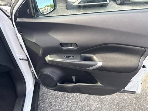 Used 2023 Nissan Kicks SV FWD image 14