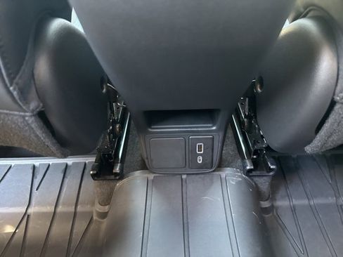 Used 2024 Buick Encore GX Sport Touring image 23