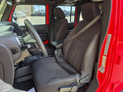 Used 2015 Jeep Wrangler Unlimited Sport w/ Trailer Tow Group image 31
