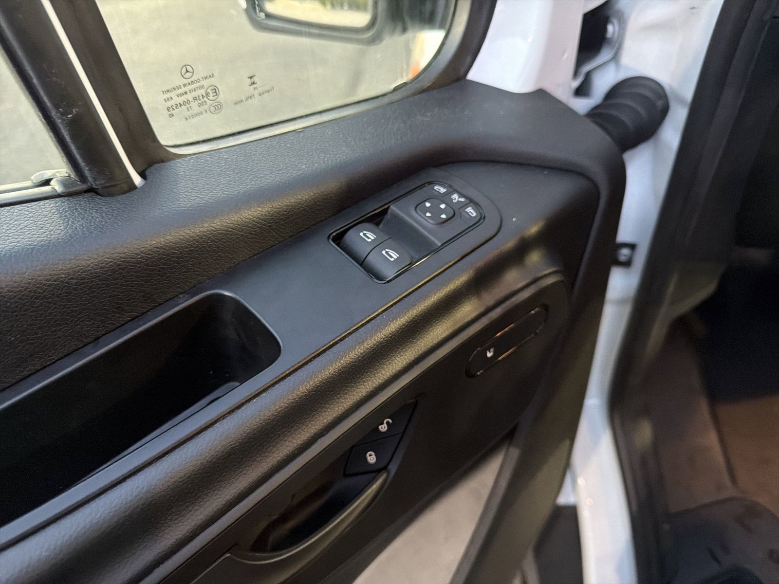 Used 2025 Mercedes-Benz Sprinter 2500 image 14