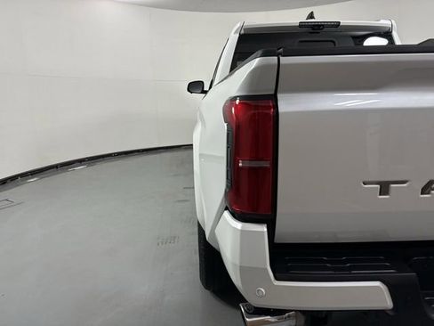 Used 2024 Toyota Tacoma Limited w/ Limited Package (LT) AWD/4WD image 30