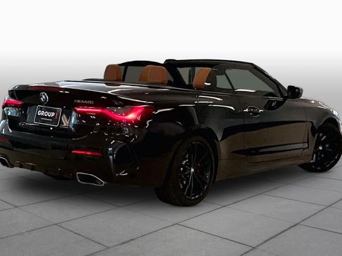 Used 2022 BMW M440i Convertible RWD image 11