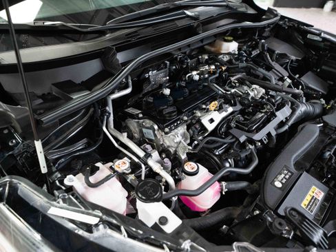 Used 2023 Toyota Corolla Cross SE image 32