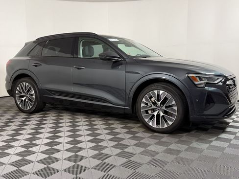 Used 2024 Audi Q8 e-tron Premium Plus AWD/4WD image 6