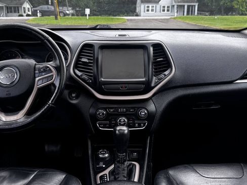 Used 2017 Jeep Cherokee Limited AWD/4WD image 12