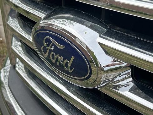 Used 2015 Ford F150 XLT w/ Equipment Group 302A Luxury AWD/4WD image 8