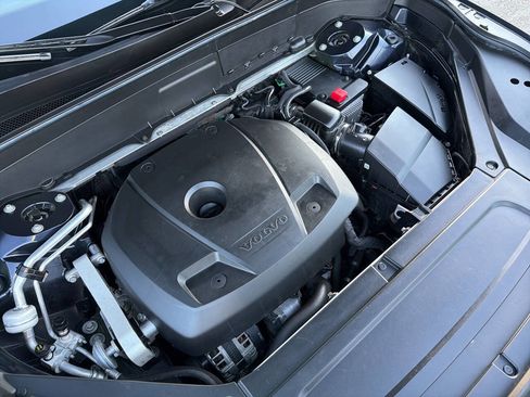 Used 2016 Volvo XC90 T6 Momentum w/ Momentum Plus Package image 16