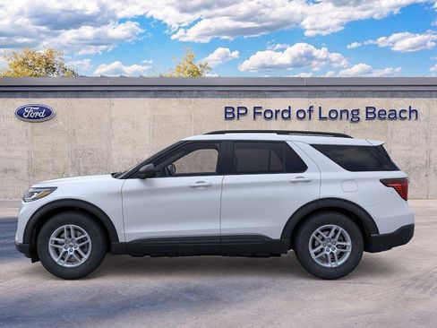 New 2026 Ford Explorer Active RWD image 3