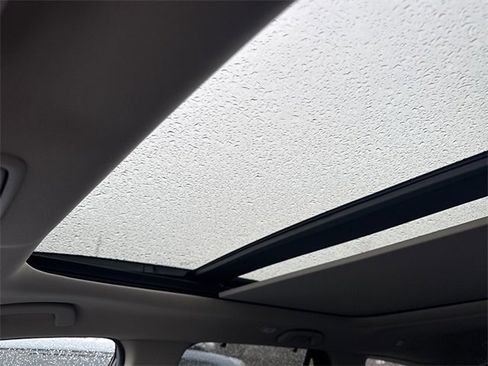 Certified 2024 Honda Pilot Touring image 14