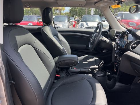 Used 2024 MINI Cooper 2-Door Hardtop FWD image 33