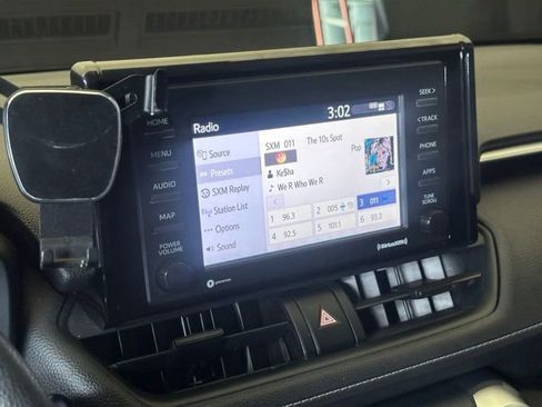 Used 2021 Toyota RAV4 XLE AWD/4WD image 26