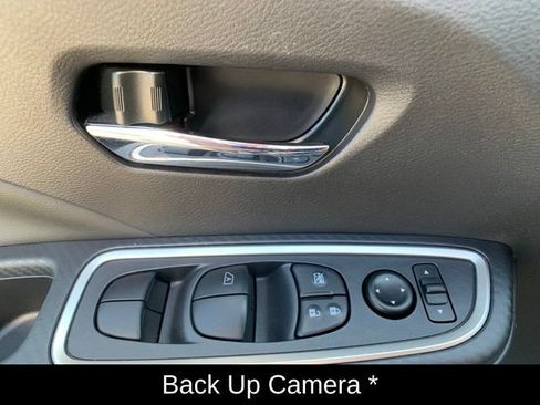 Certified 2025 Nissan Versa SR w/ Trunk Package FWD image 16