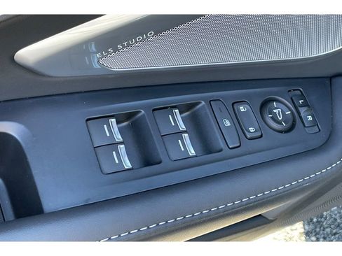 Certified 2025 Acura RDX SH-AWD w/ Technology Package image 11