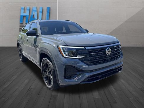 Certified 2025 Volkswagen Atlas Cross Sport SEL R-Line AWD/4WD image 8