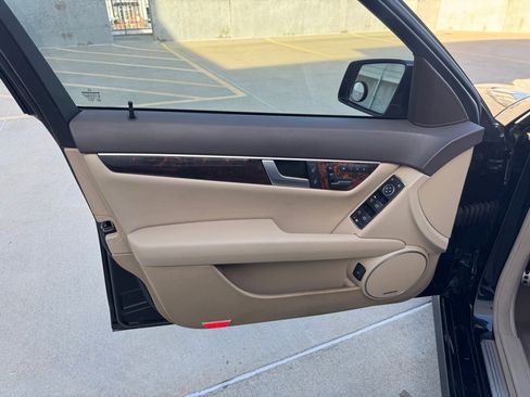Used 2013 Mercedes-Benz C 250 Sedan image 10