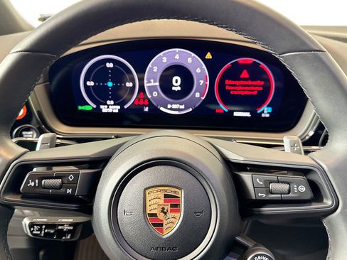 Used 2025 Porsche Cayenne image 14