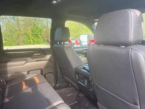 Used 2025 GMC Sierra 2500 AT4 w/ AT4 Premium Plus Package AWD/4WD image 12