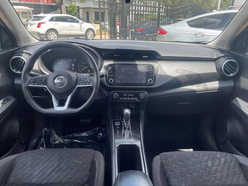Used 2021 Nissan Kicks SV FWD image 19