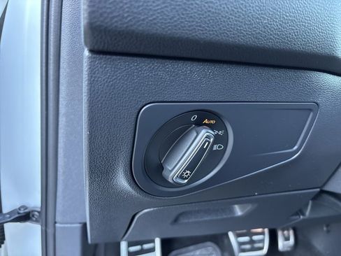 Used 2023 Volkswagen Tiguan SE R-Line image 22