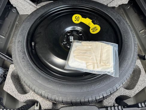 Used 2018 Volvo XC60 T6 Momentum w/ Vision Package image 26