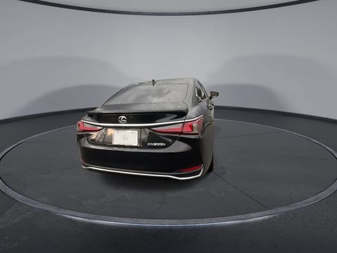 Used 2022 Lexus ES 300h Ultra Luxury w/ Accessory Package 2 FWD image 8