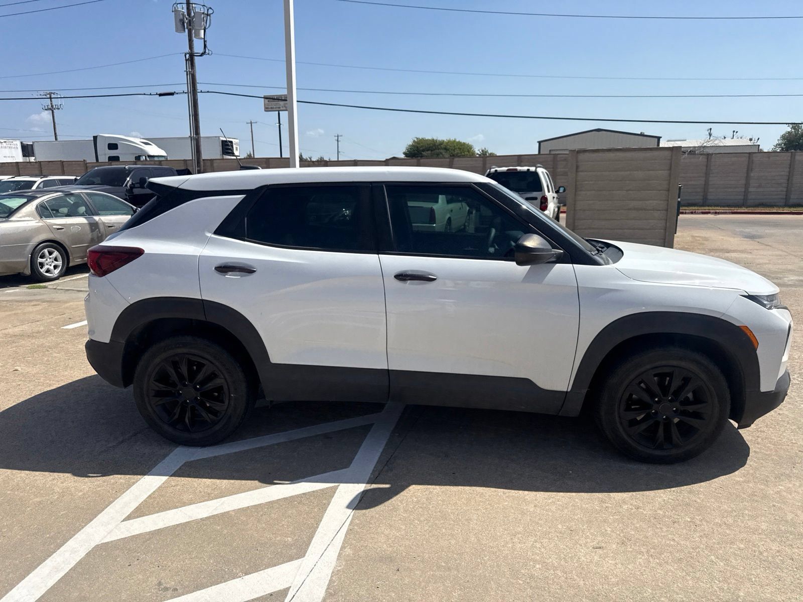 Used 2023 Chevrolet TrailBlazer LS FWD image 14