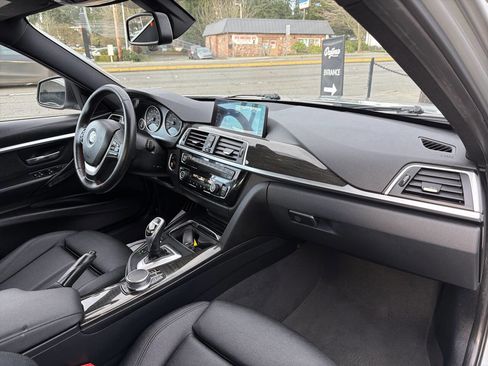 Used 2017 BMW 330i xDrive Wagon image 19