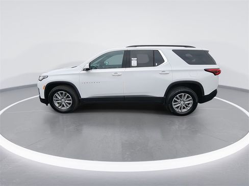 Used 2023 Chevrolet Traverse LT image 5