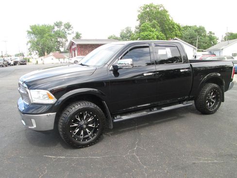 Used 2013 RAM 1500 Laramie w/ Convenience Group AWD/4WD image 2