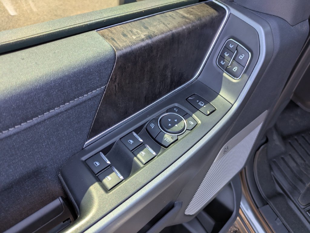 Used 2026 Ford F350 Lariat w/ Lariat Ultimate Package AWD/4WD image 8