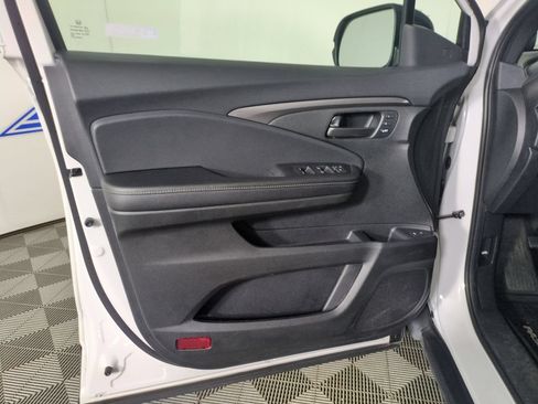 Certified 2024 Honda Passport EX-L image 11
