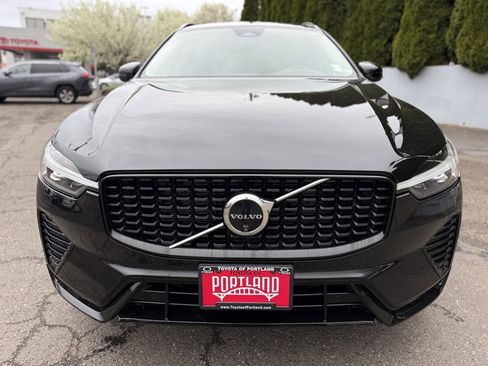 Used 2025 Volvo XC60 B5 Plus w/ Protection Package Premier image 3