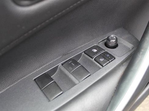 Used 2020 Toyota Corolla SE image 12