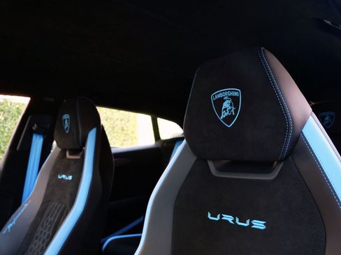 Used 2023 Lamborghini Urus Performante AWD/4WD image 24