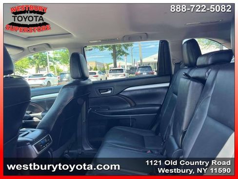 Used 2018 Toyota Highlander XLE AWD/4WD image 15