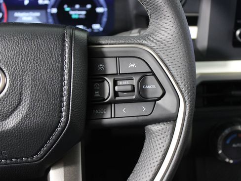 Used 2024 Toyota Tacoma TRD Off-Road image 18