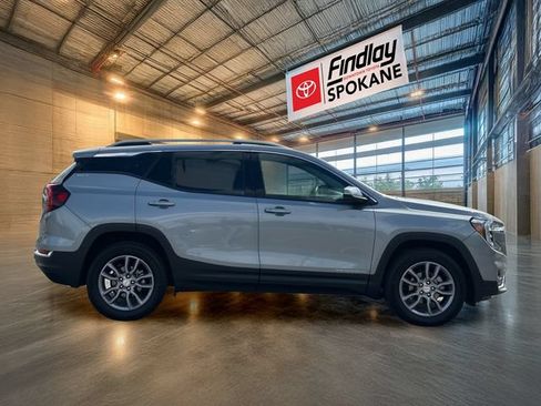 Used 2024 GMC Terrain SLT AWD/4WD image 4