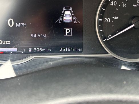 Used 2025 Nissan Versa SV FWD image 38