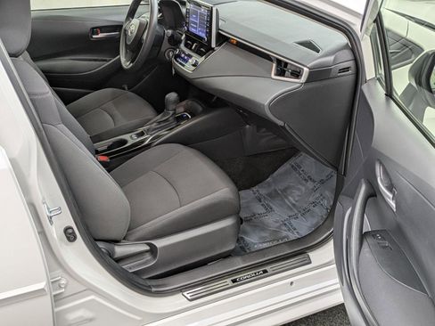 Used 2021 Toyota Corolla LE image 17