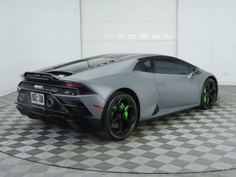Used 2023 Lamborghini Huracan EVO image 5