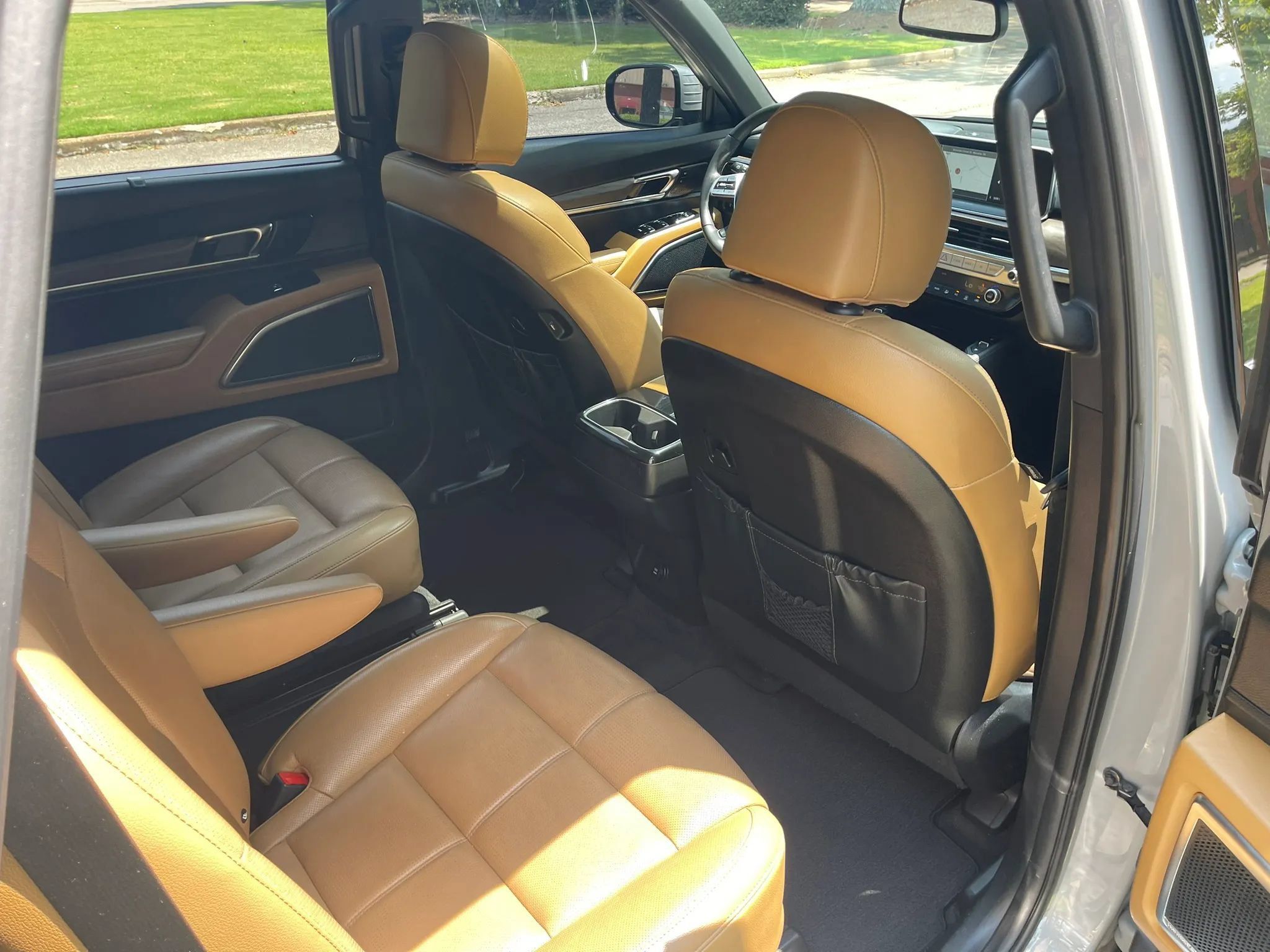 Used 2022 Kia Telluride SX w/ Nightfall Edition Package AWD/4WD image 13