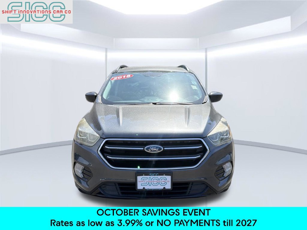 Used 2018 Ford Escape SE w/ SE Sport Appearance Package FWD image 2