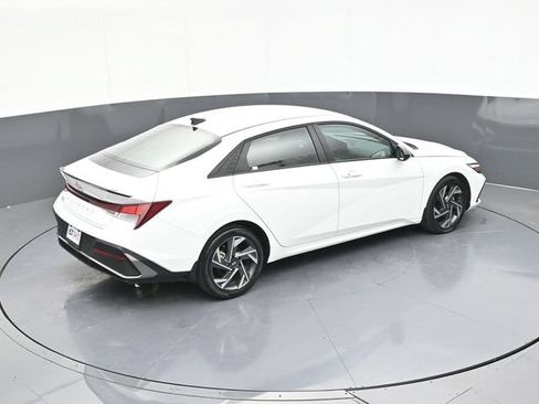 Used 2025 Hyundai Elantra Sport FWD image 61